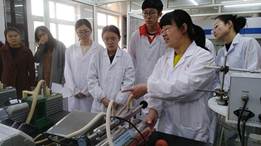 说明: F:\教务\2017教务文件\关于开展太阳集团第四届实验教学大奖赛的通知\预赛照片\微信图片_201711241504362.jpg